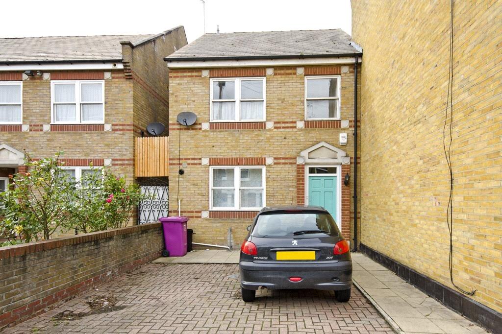 3 bed Detached for rent in London. From Keatons - Bow