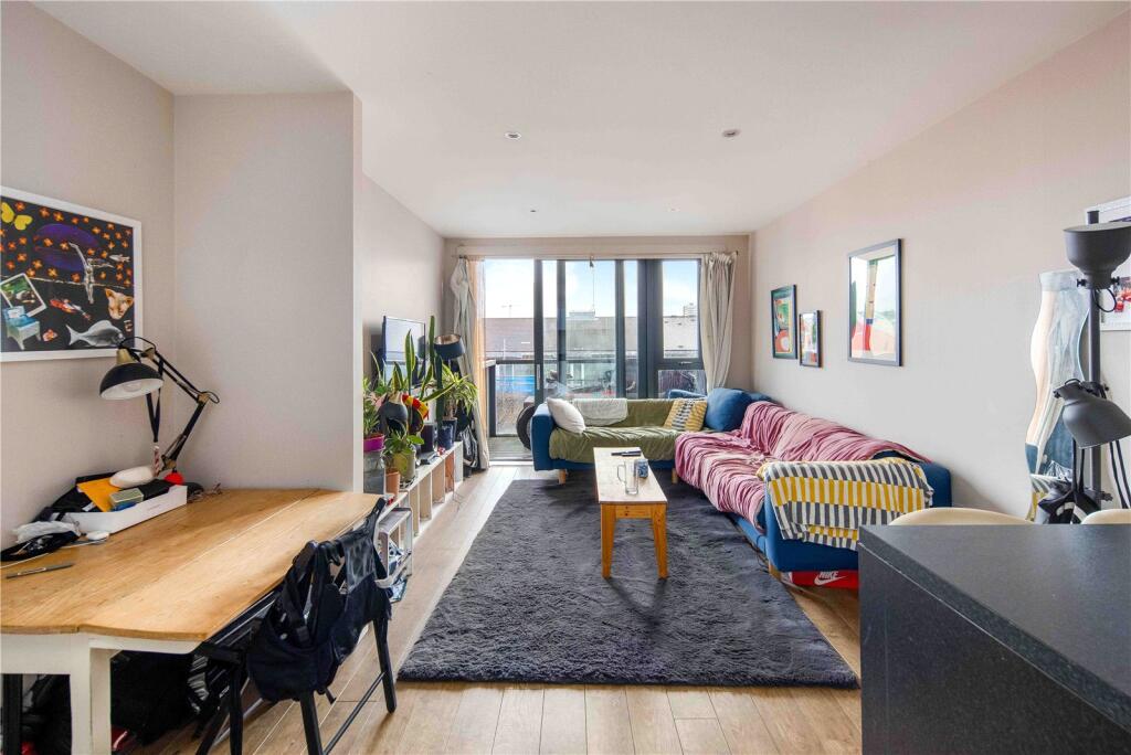 2 bed 1st Floor Flat for rent in London. From Keatons - Bow