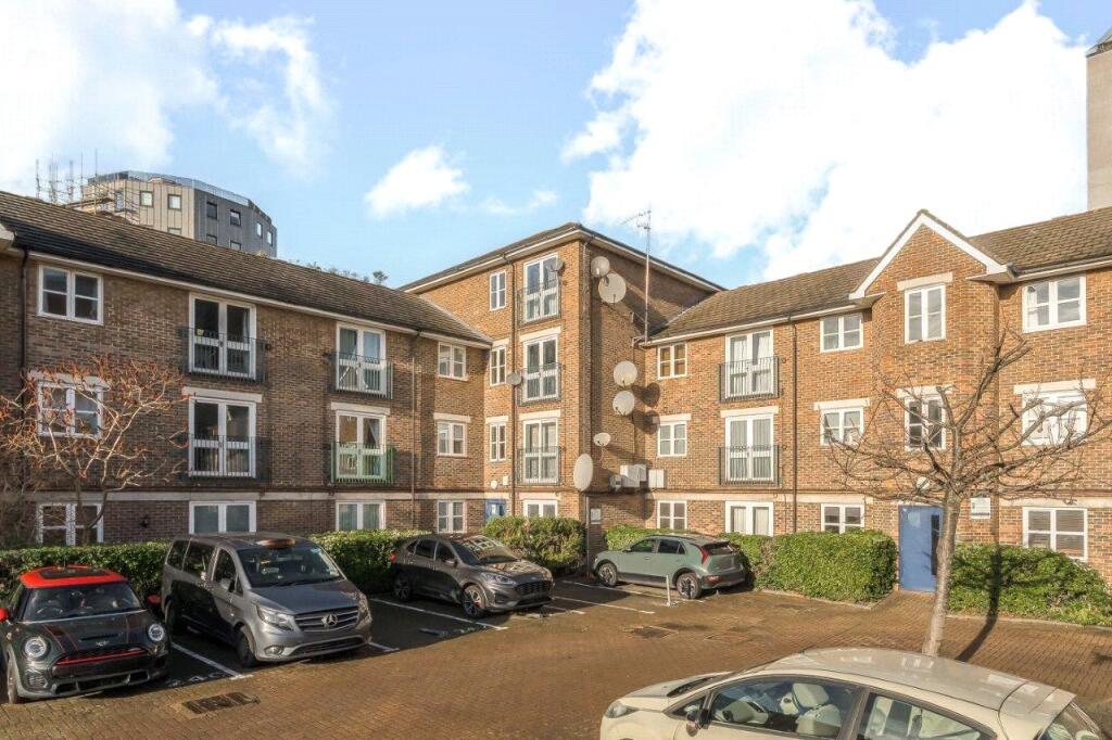 2 bed 1st Floor Flat for rent in London. From Keatons - Bow