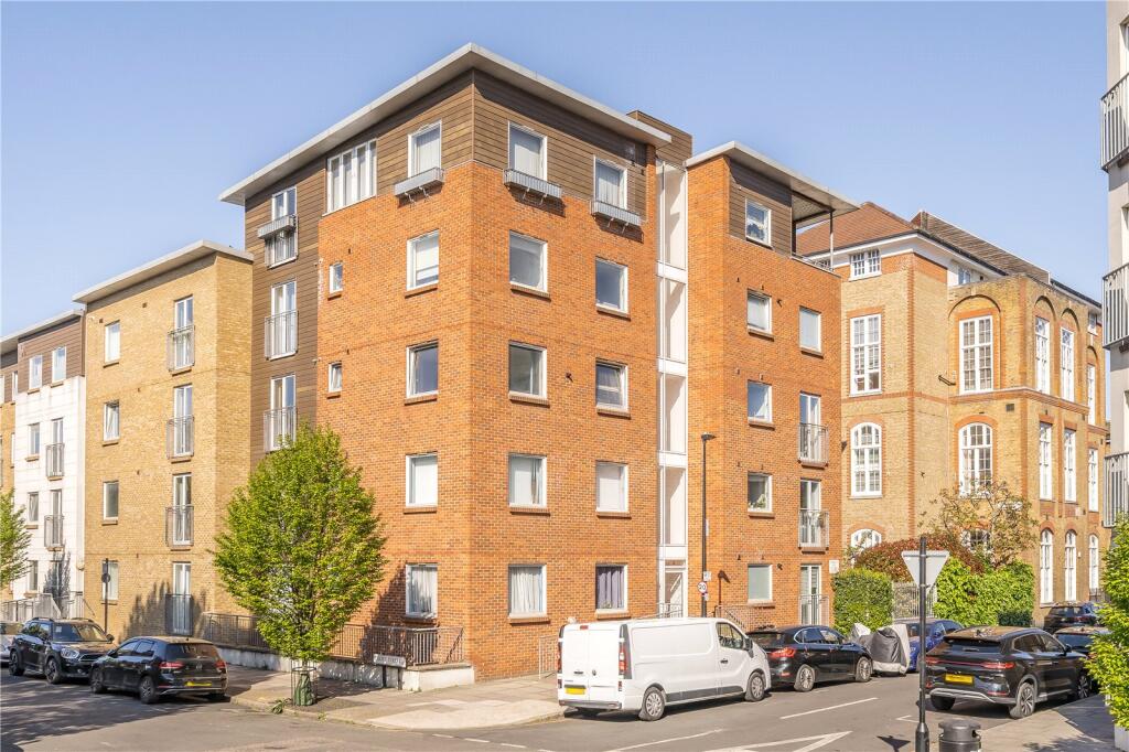 2 bed 1st Floor Flat for rent in London. From Keatons - Bow