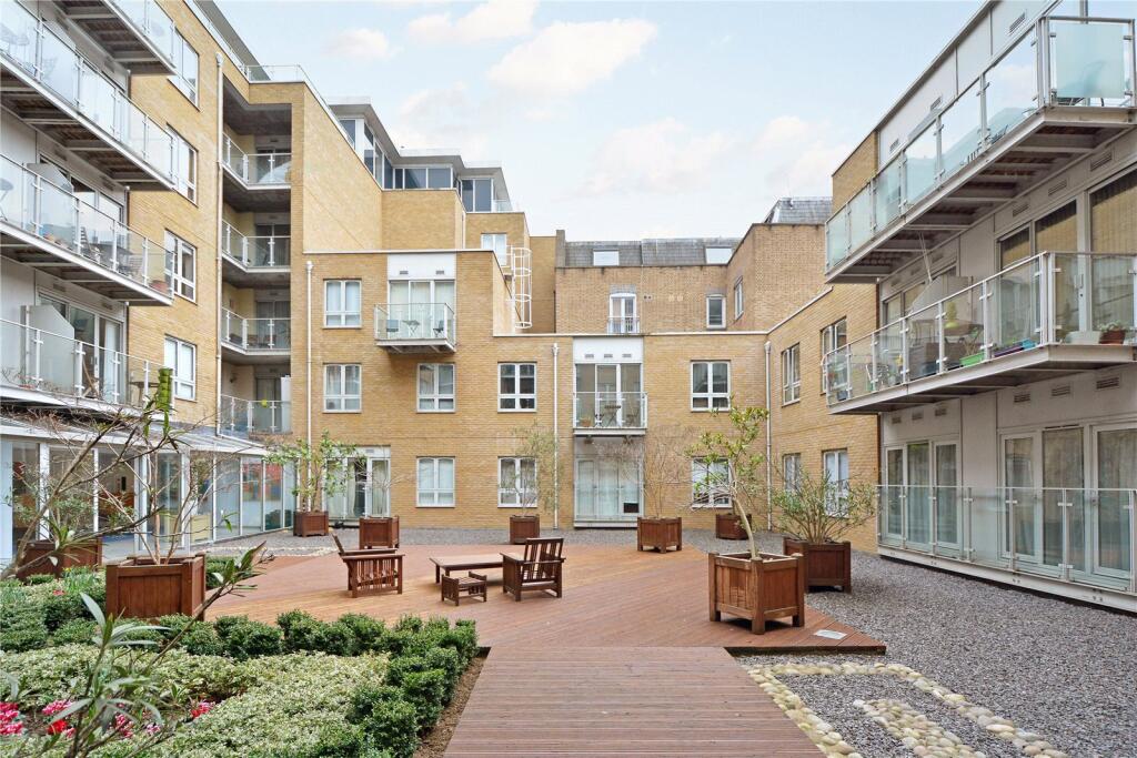 1 bed 1st Floor Flat for rent in London. From Keatons - Bow