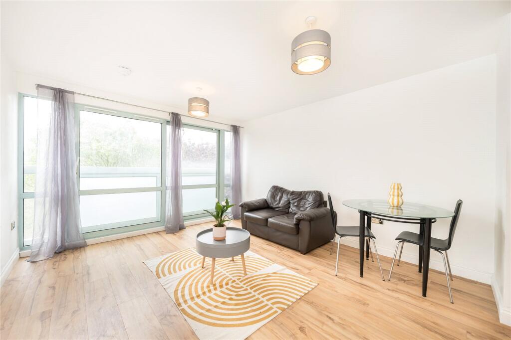1 bed 1st Floor Flat for rent in Bow. From Keatons - Bow
