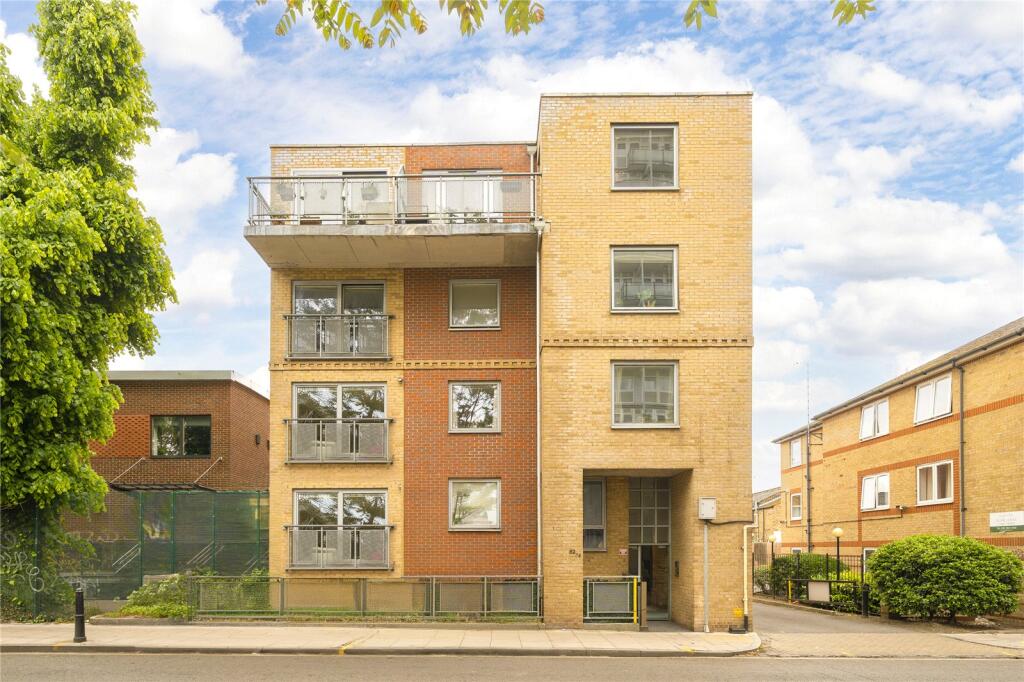 2 bed 1st Floor Flat for rent in Stepney. From Keatons - Bow