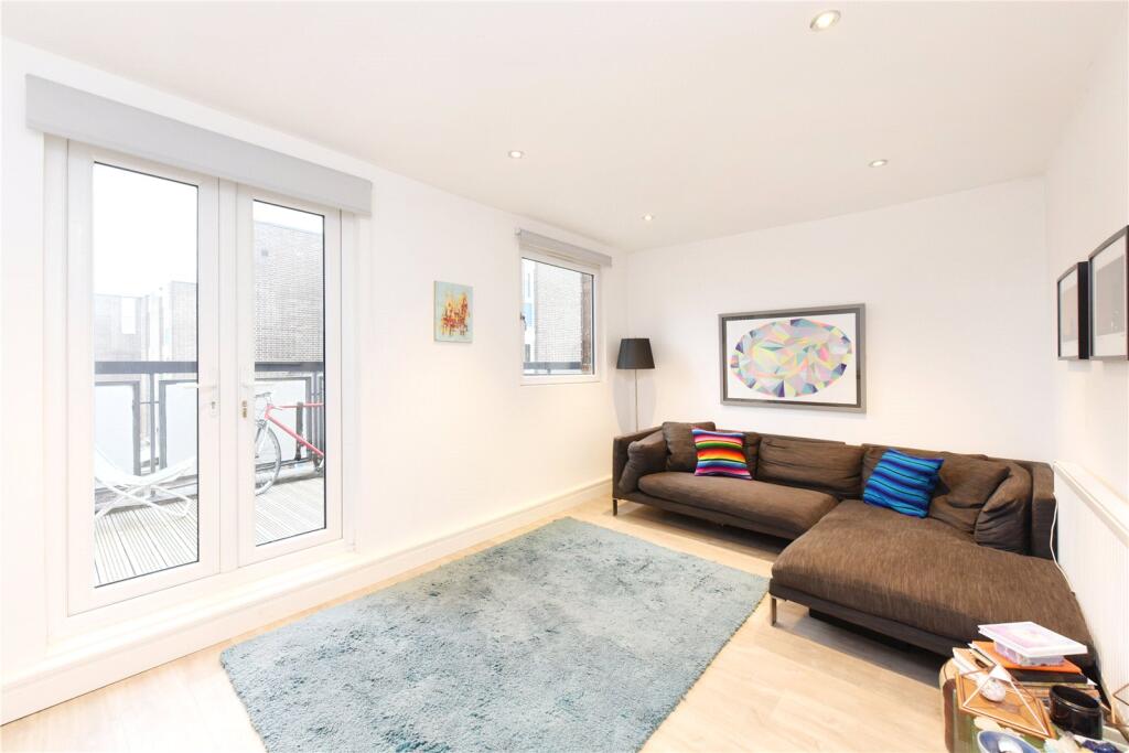 2 bed 1st Floor Flat for rent in London. From Keatons - Bow