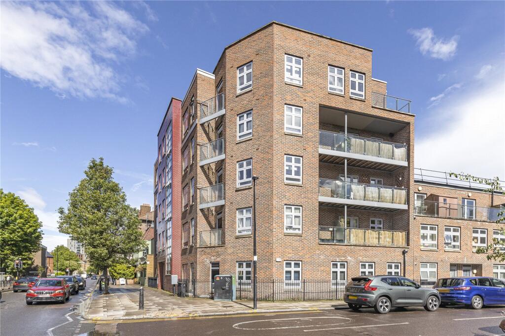 2 bed 1st Floor Flat for rent in London. From Keatons - Bow