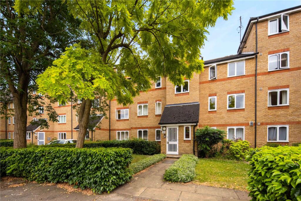 1 bed 1st Floor Flat for rent in London. From Keatons - Bow