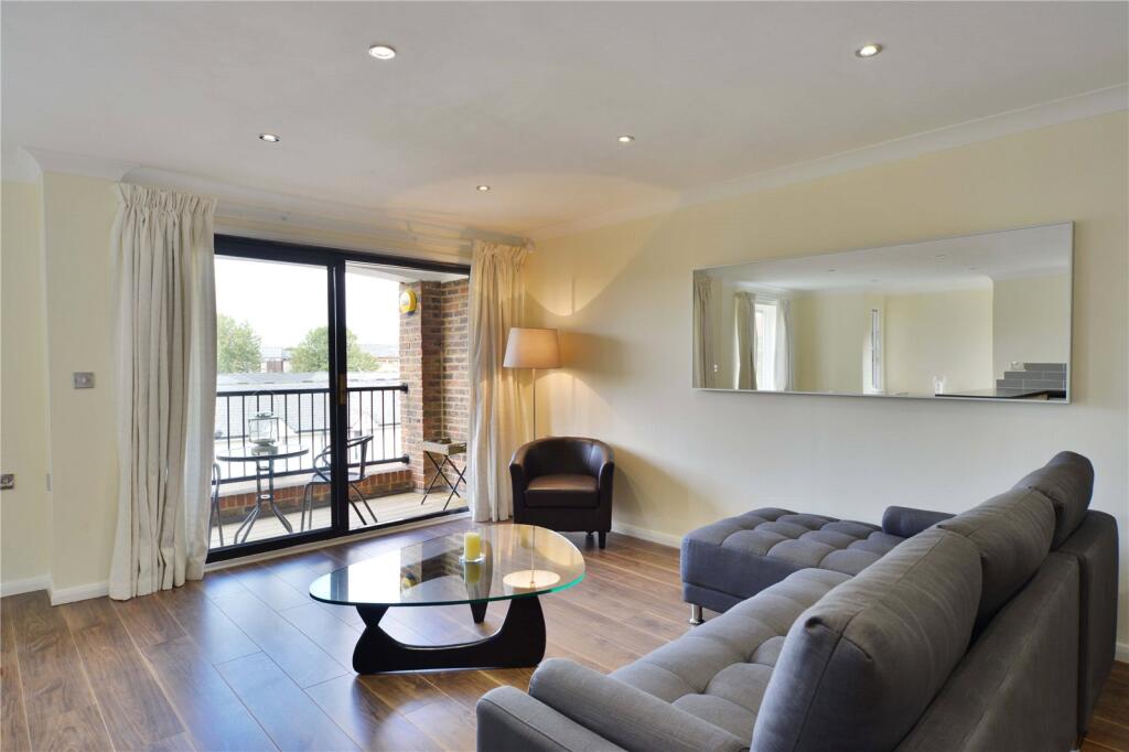 2 bed 1st Floor Flat for rent in London. From Keatons - Bow