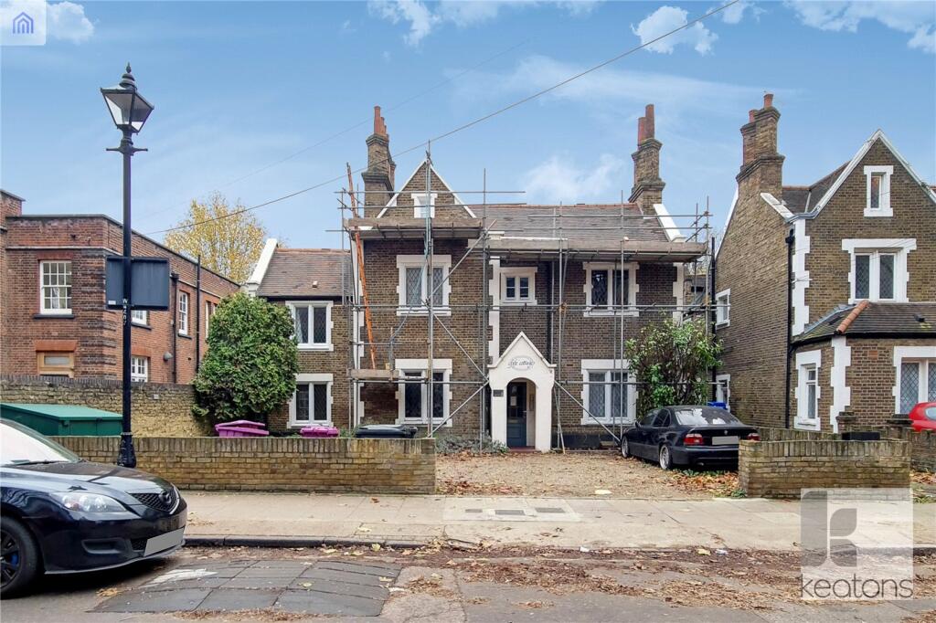 1 bed 1st Floor Flat for rent in Bow. From Keatons - Bow