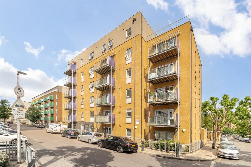 2 bed 1st Floor Flat for rent in Bow. From Keatons - Bow