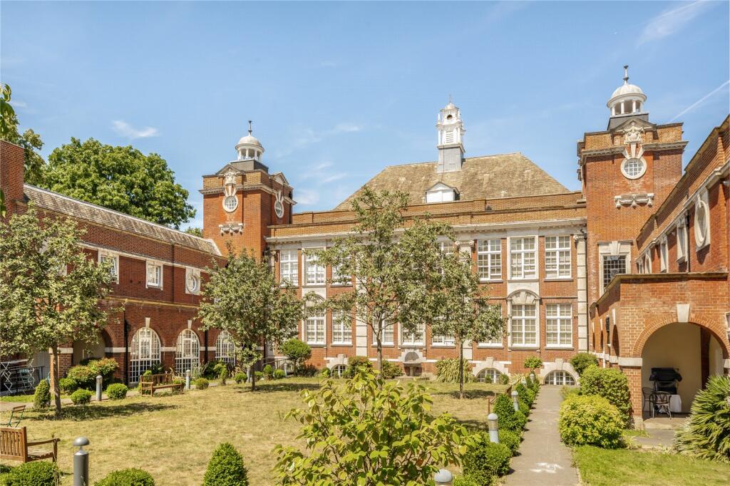 1 bed 1st Floor Flat for rent in Bow. From Keatons - Bow