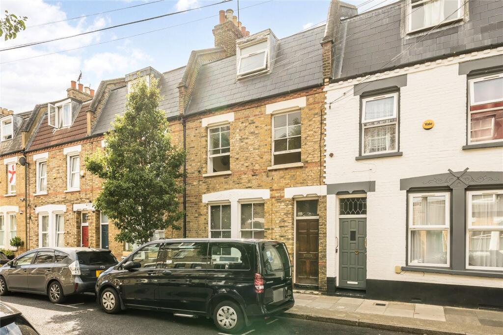 3 bed Mid Terraced House for rent in Stepney. From Keatons - Bow