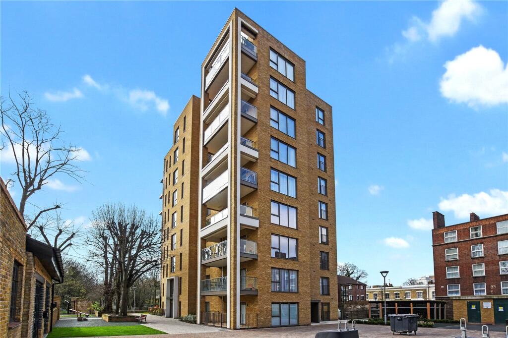 2 bed 1st Floor Flat for rent in Bow. From Keatons - Bow
