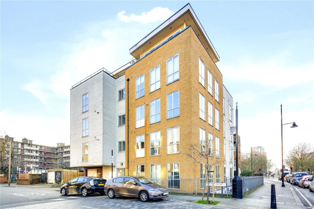 2 bed 1st Floor Flat for rent in Bow. From Keatons - Bow