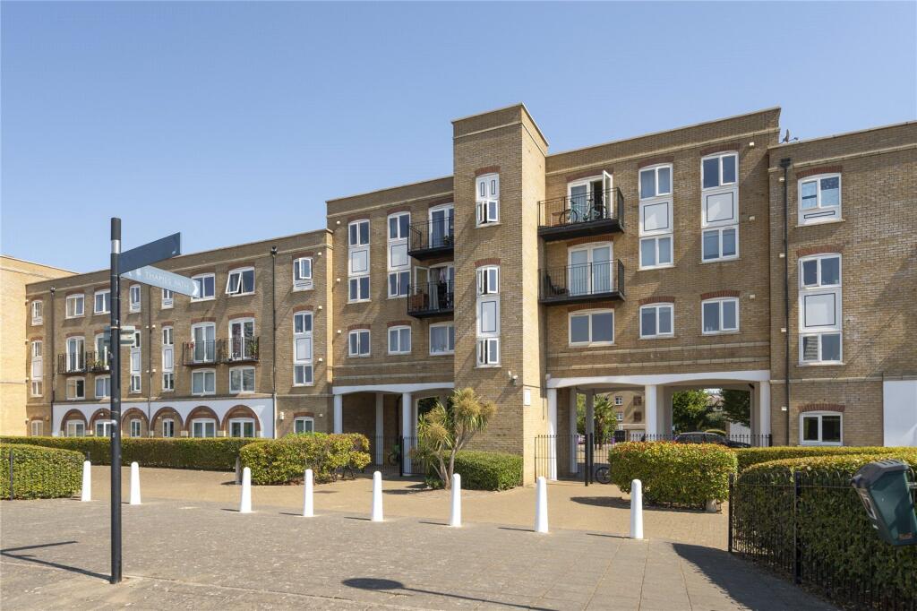2 bed 1st Floor Flat for rent in London. From Keatons - Bow