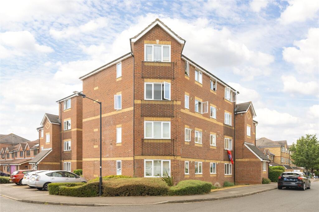 4 bed 1st Floor Flat for rent in London. From Keatons - Bow