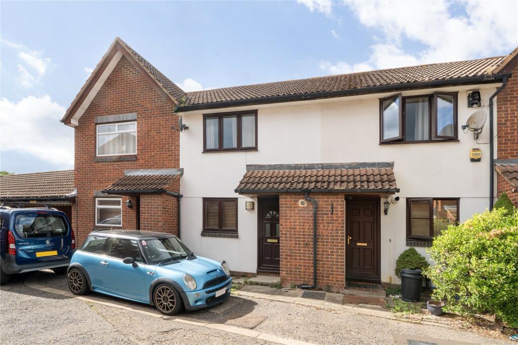2 bed Mid Terraced House for rent in London. From Keatons - Bow