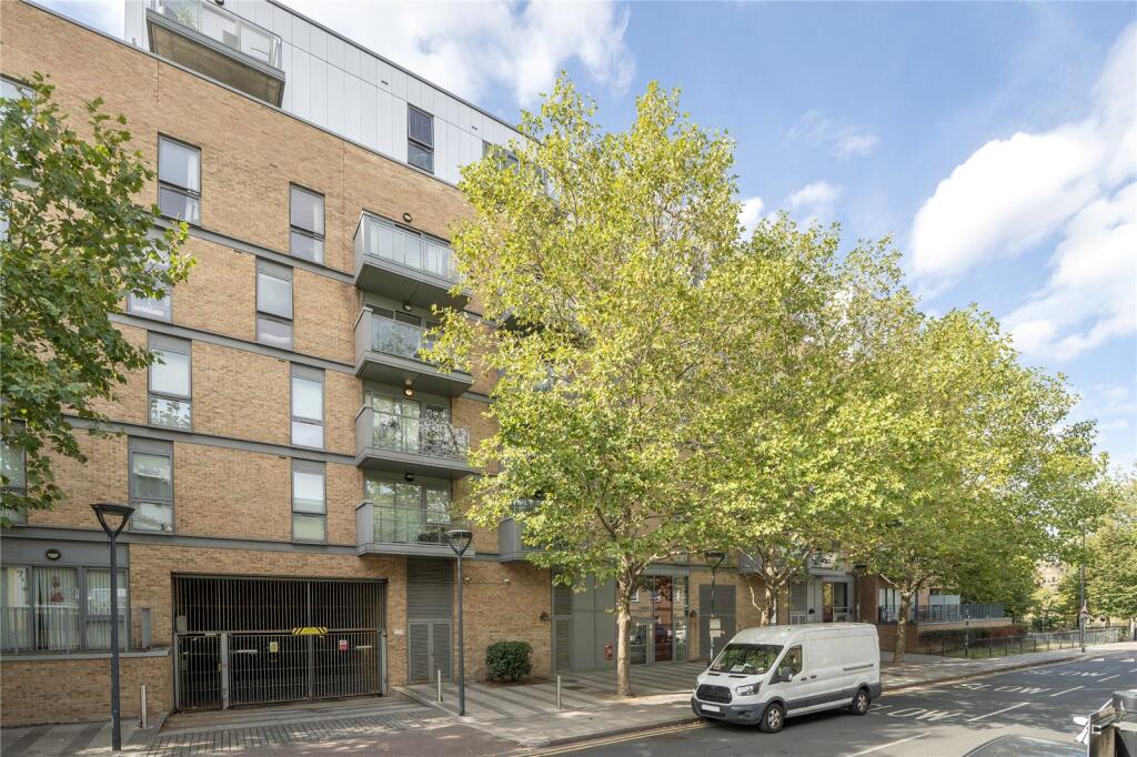 1 bed 1st Floor Flat for rent in London. From Keatons - Bow