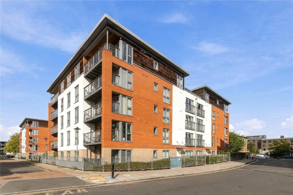 1 bed 1st Floor Flat for rent in Bow. From Keatons - Bow