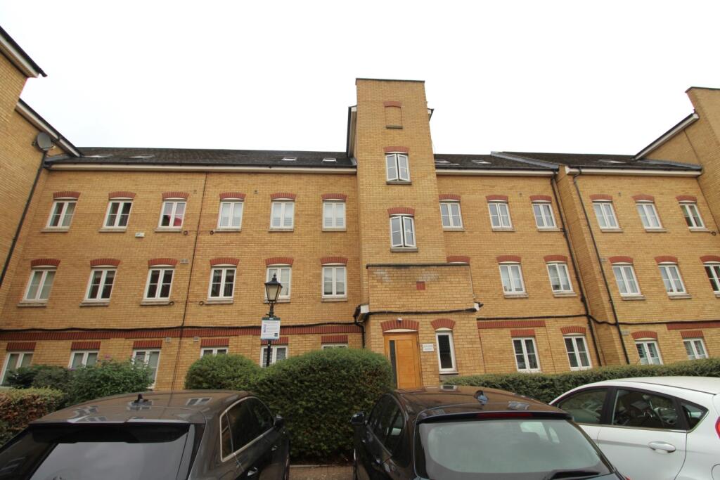 2 bed House (unspecified) for rent in Romford. From Hilbery Chaplin Residential - Havering - Sales 2 bed House (unspecified) for rent in Romford. From Hilbery Chaplin Residential - Havering - Sales