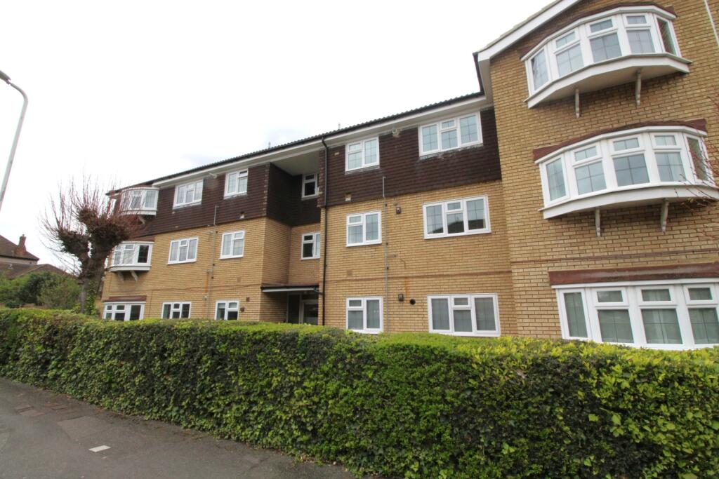 3 bed House (unspecified) for rent in Upminster. From Hilbery Chaplin Residential - Havering - Sales