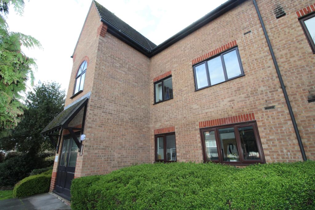 2 bed 1st Floor Flat for rent in Great Warley. From Hilbery Chaplin Residential - Havering - Sales