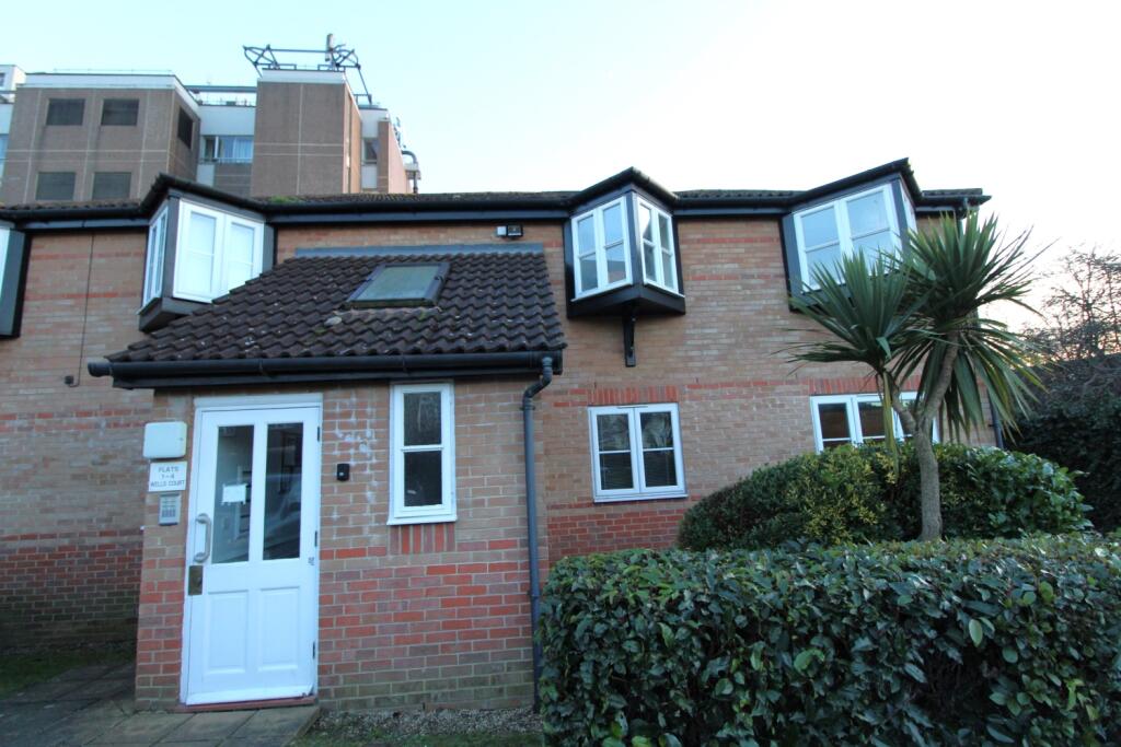 1 bed 1st Floor Flat for rent in Romford. From Hilbery Chaplin Residential - Havering - Sales