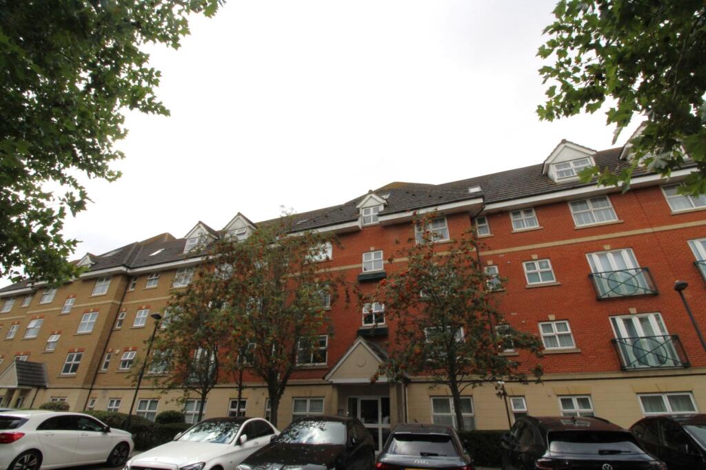 2 bed 1st Floor Flat for rent in Aveley. From Hilbery Chaplin Residential - Havering - Sales 2 bed 1st Floor Flat for rent in Aveley. From Hilbery Chaplin Residential - Havering - Sales