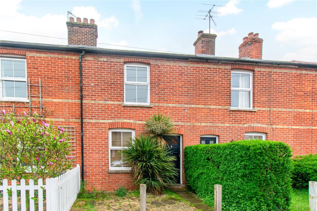 2 bed Mid Terraced House for rent in Newbury. From Jones Robinson - Newbury