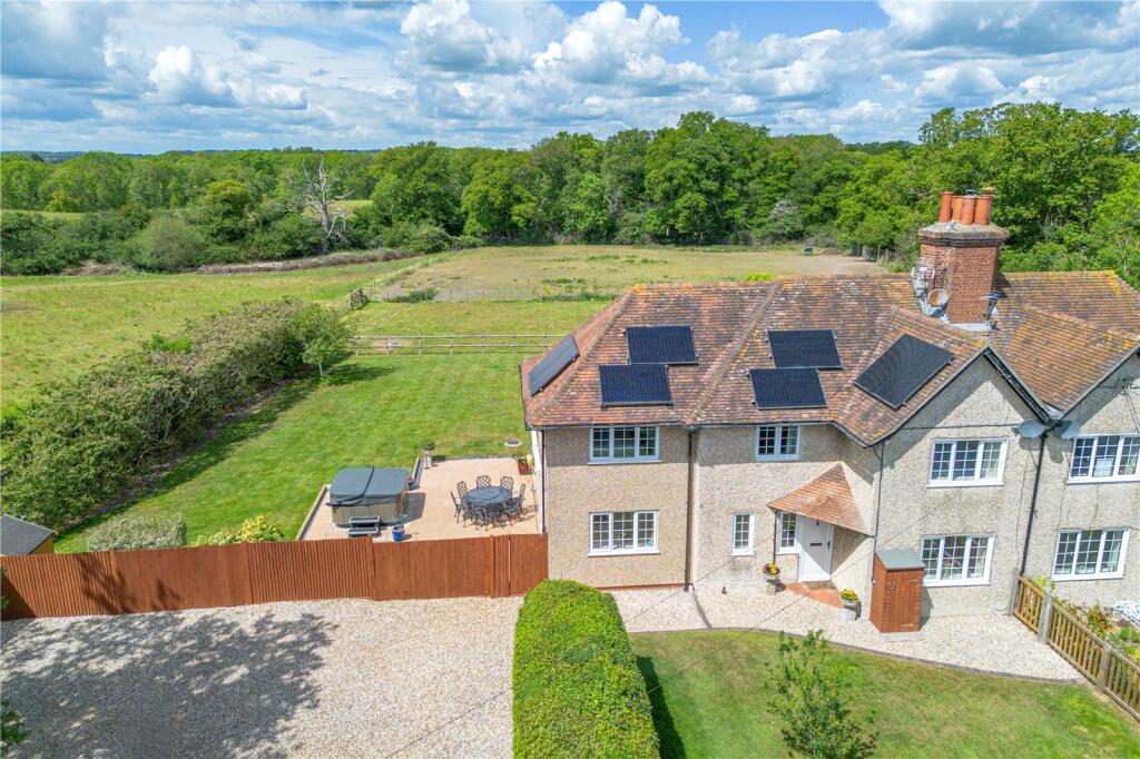 3 bed Semi Detached for rent in Southend. From Jones Robinson - Newbury 3 bed Semi Detached for rent in Southend. From Jones Robinson - Newbury