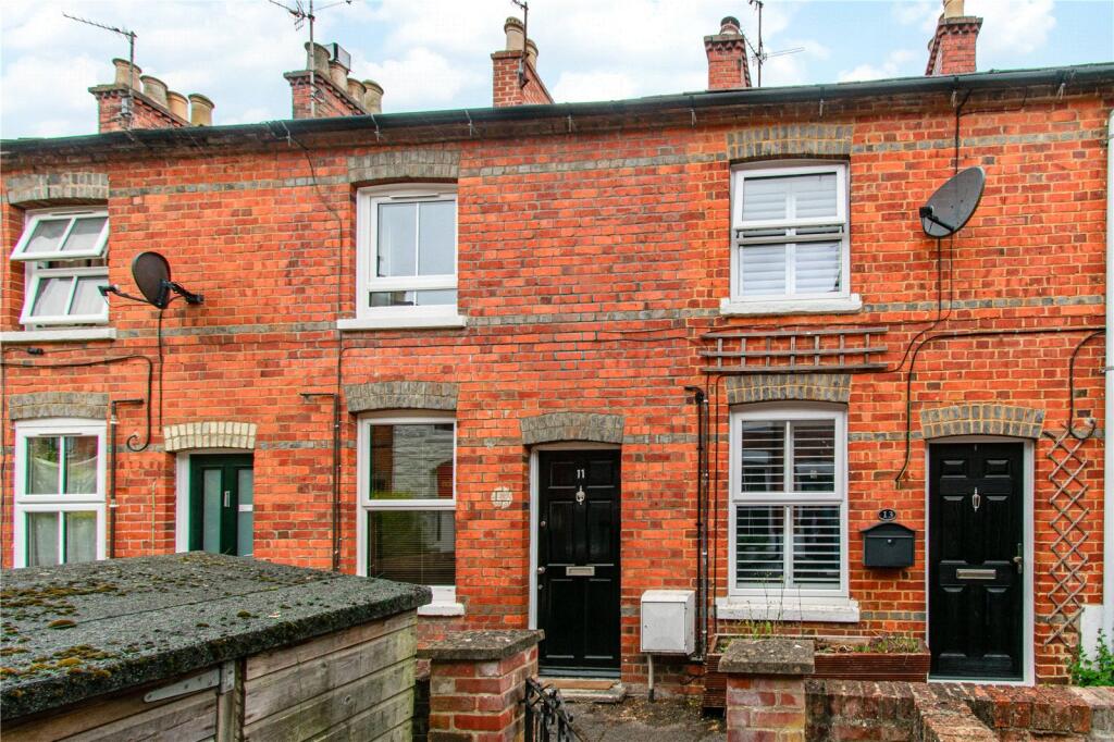 2 bed Mid Terraced House for rent in Newbury. From Jones Robinson - Newbury
