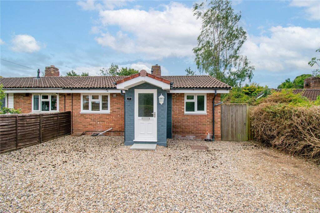 1 bed Semi-detached bungalow for rent in Kingsclere. From Jones Robinson - Newbury 1 bed Semi-detached bungalow for rent in Kingsclere. From Jones Robinson - Newbury