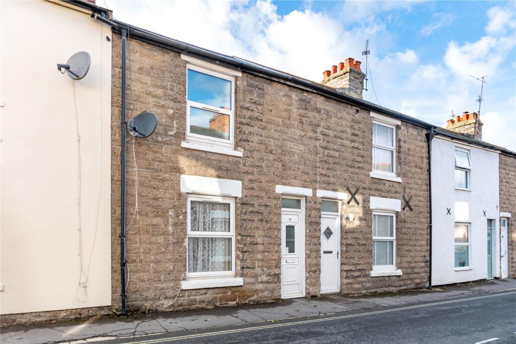 2 bed Mid Terraced House for rent in Newbury. From Jones Robinson - Newbury 2 bed Mid Terraced House for rent in Newbury. From Jones Robinson - Newbury
