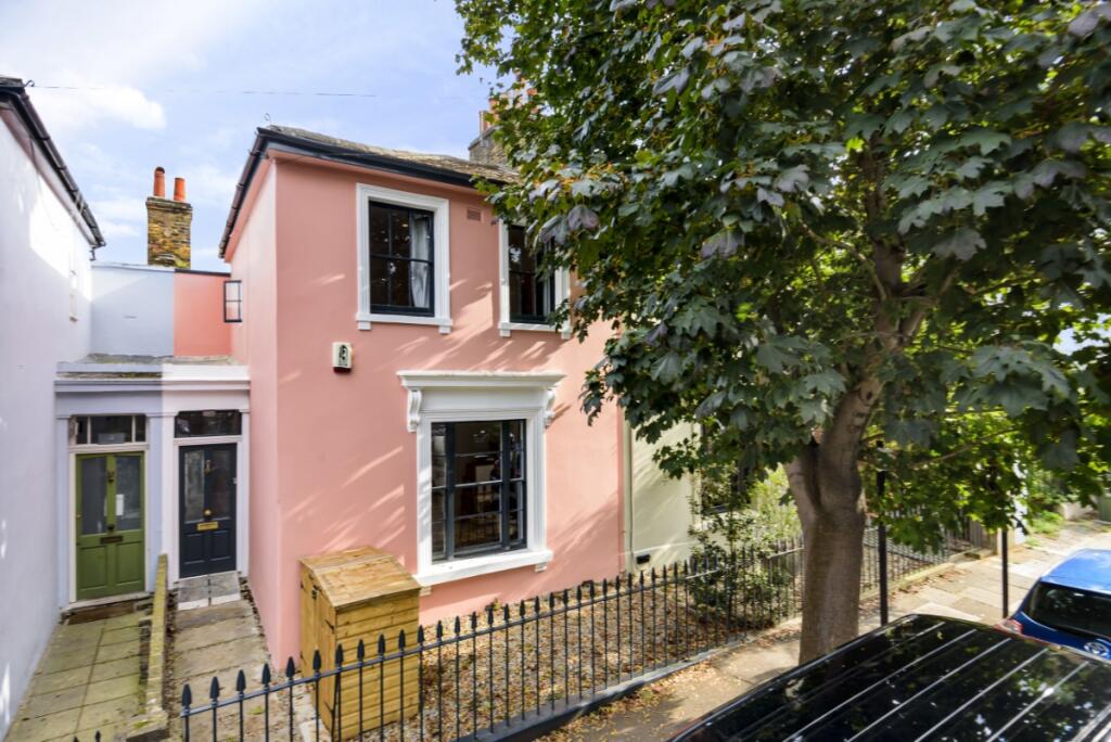 4 bed Detached House for rent in Camberwell. From Kinleigh Folkard & Hayward