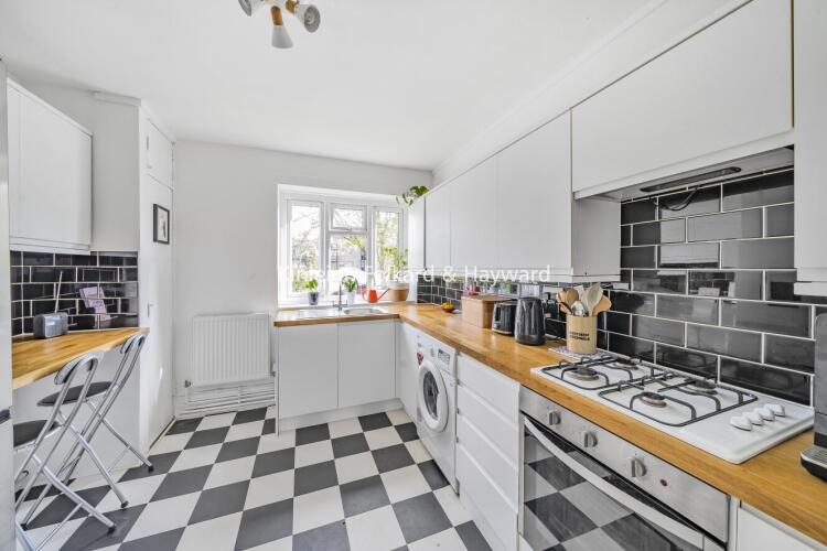 3 bed Apartment for rent in Westminster. From Kinleigh Folkard & Hayward