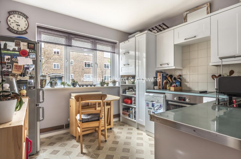 2 bed Flat for rent in Westminster. From Kinleigh Folkard & Hayward