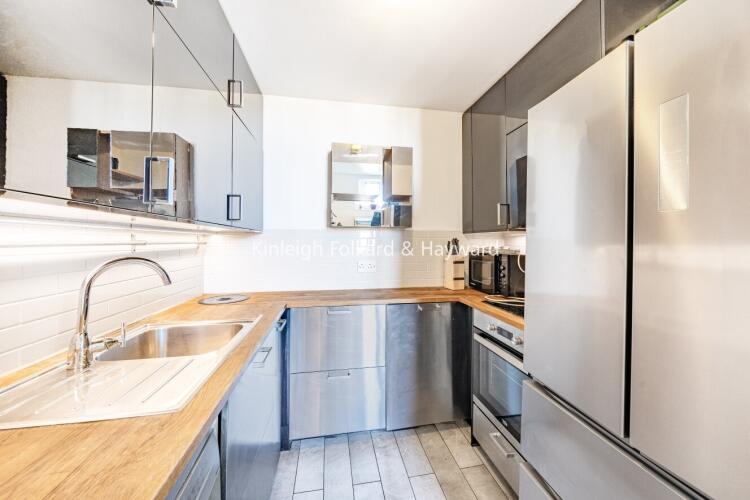 3 bed Apartment for rent in Camberwell. From Kinleigh Folkard & Hayward