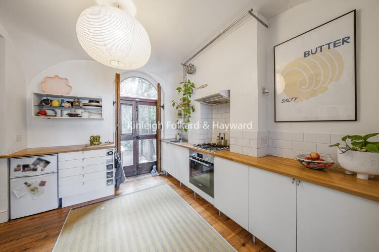 0 bed Flat for rent in Clapham. From Kinleigh Folkard & Hayward