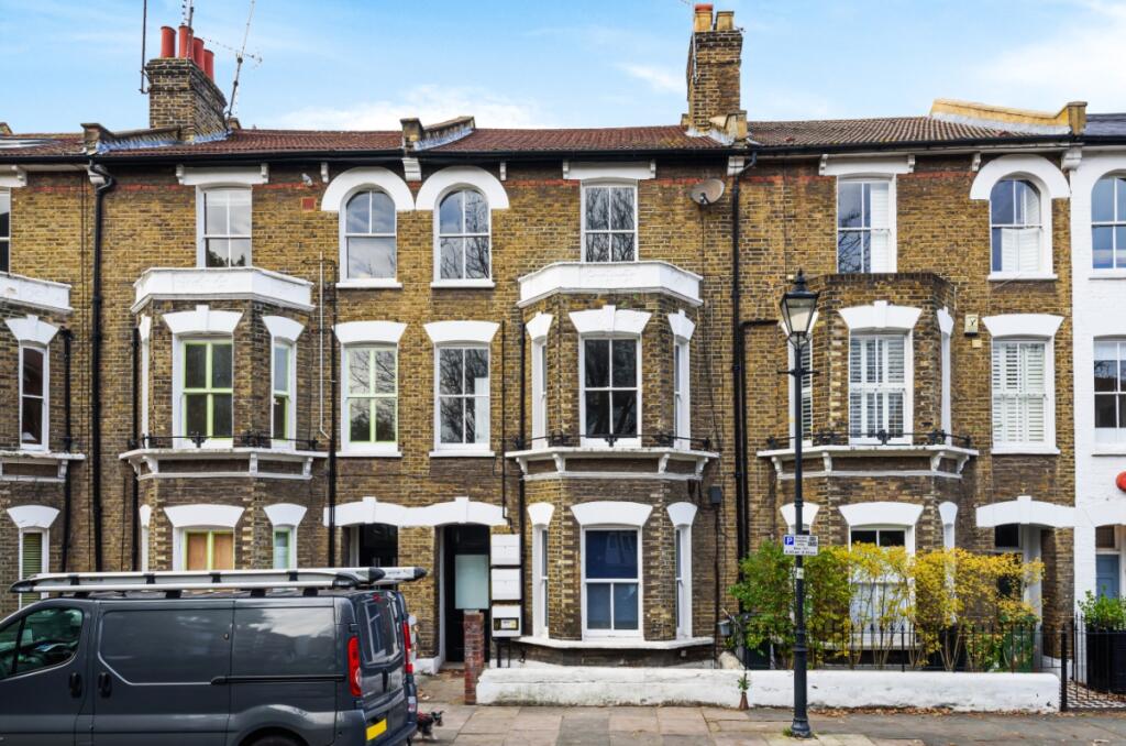 1 bed 1st Floor Flat for rent in London. From Kinleigh Folkard & Hayward - Sales - Kennington
