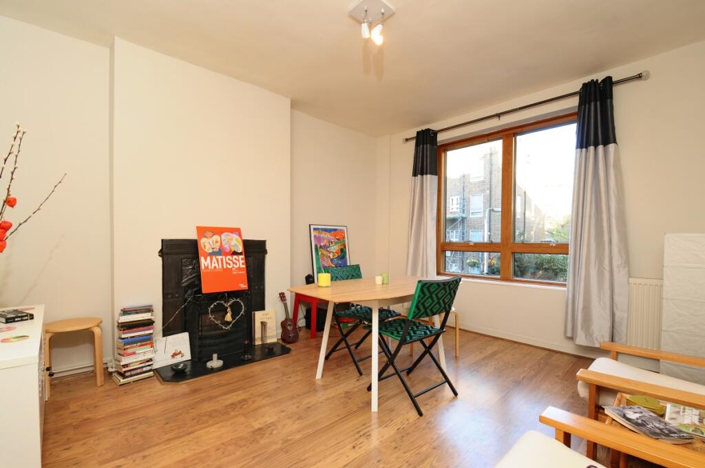 2 bed 1st Floor Flat for rent in London. From Kinleigh Folkard & Hayward - Sales - Kennington
