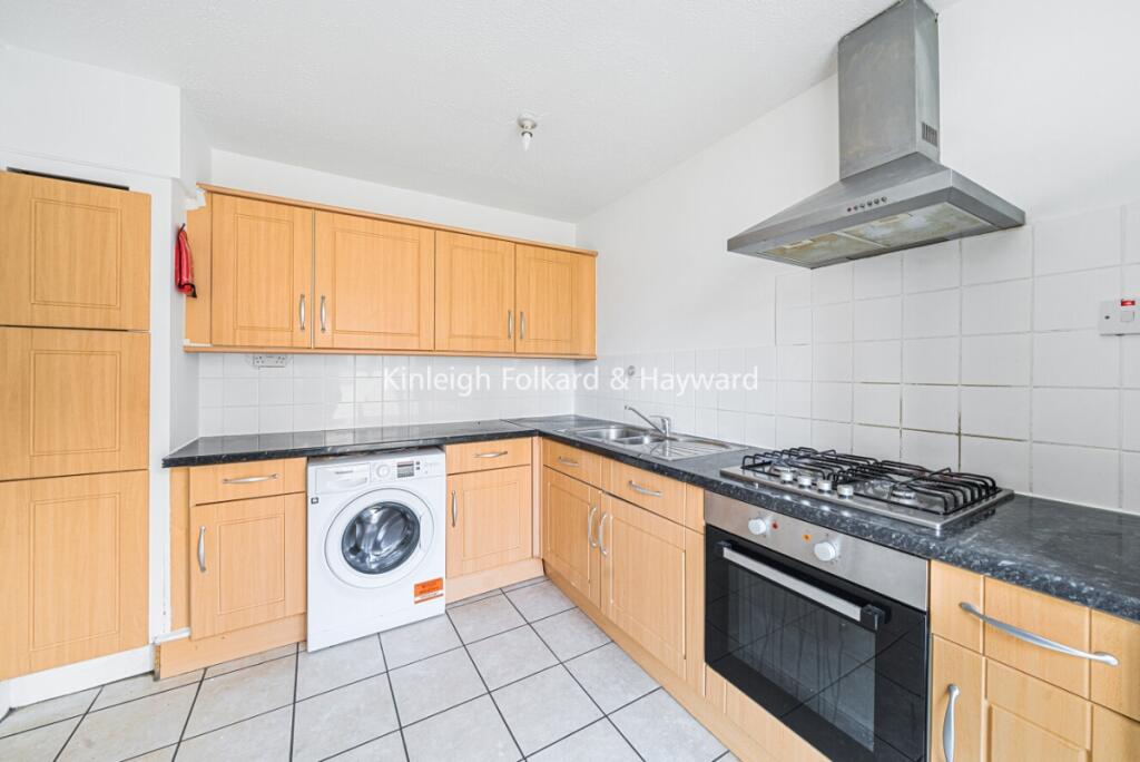 4 bed Annexe for rent in London. From Kinleigh Folkard & Hayward - Sales - Kennington