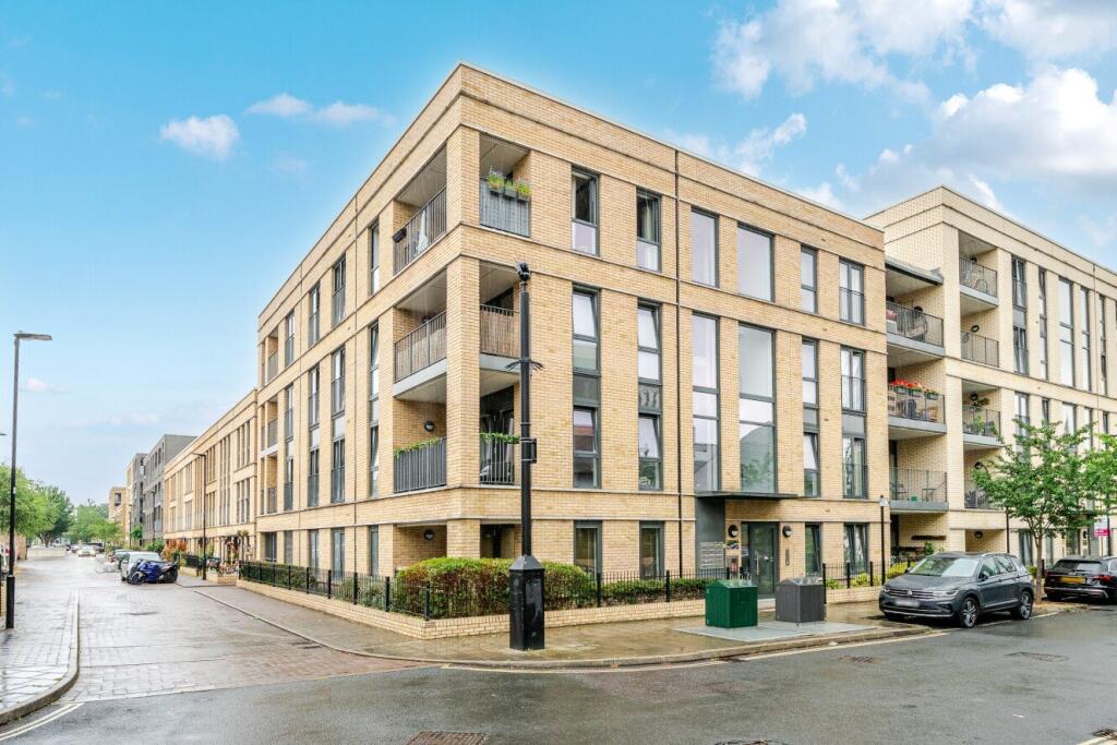 1 bed 1st Floor Flat for rent in London. From Kinleigh Folkard & Hayward - Sales - Kennington