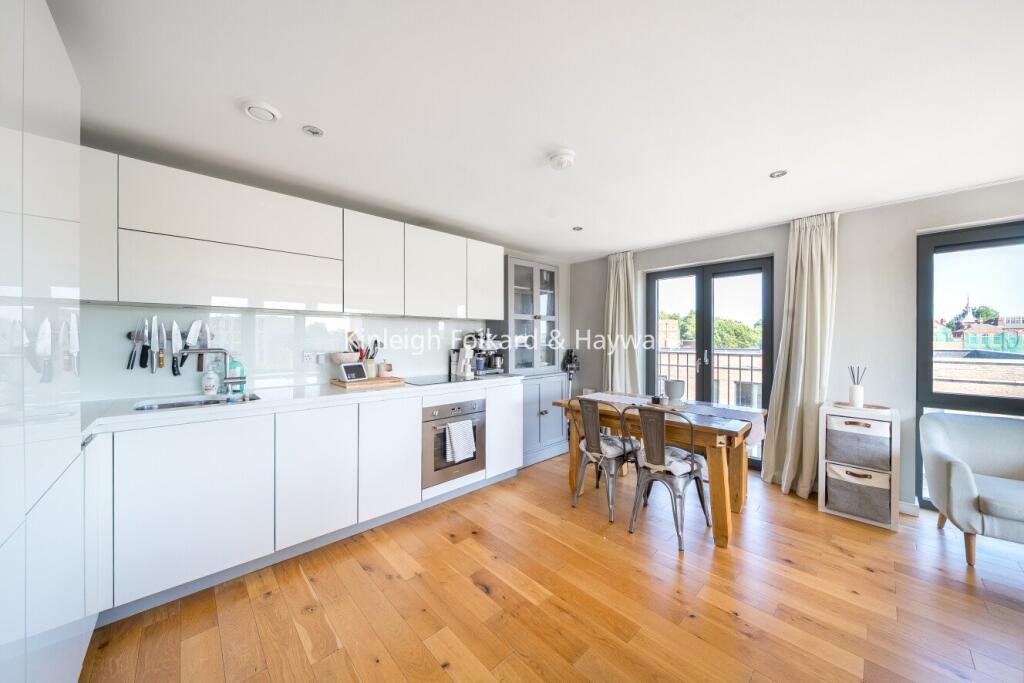 2 bed 1st Floor Flat for rent in London. From Kinleigh Folkard & Hayward - Sales - Kennington