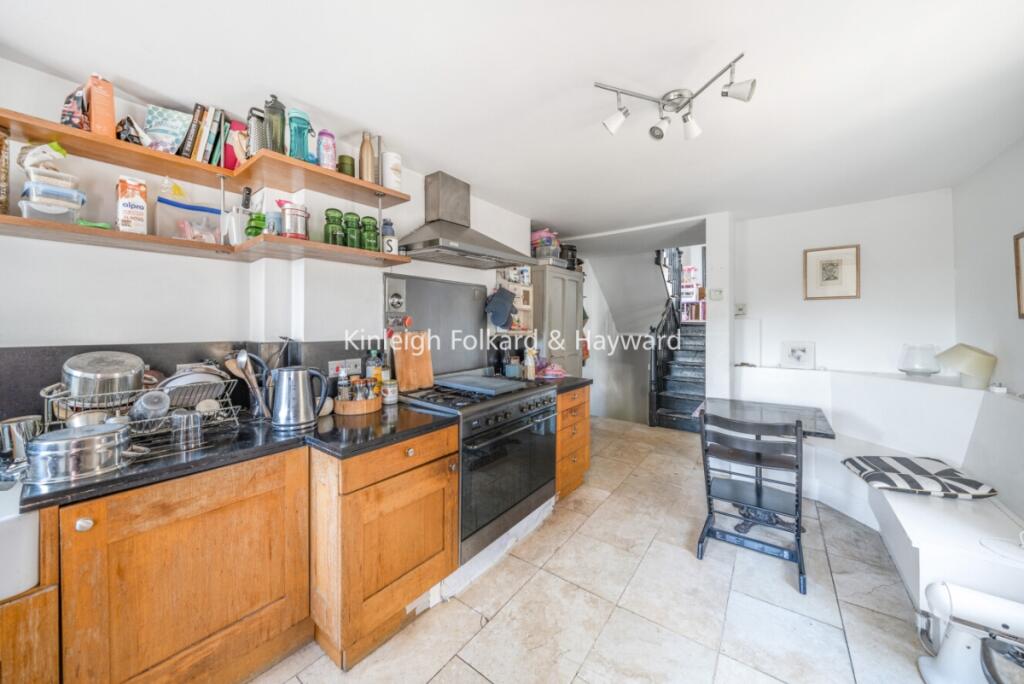 2 bed 1st Floor Flat for rent in Westminster. From Kinleigh Folkard & Hayward - Sales - Kennington