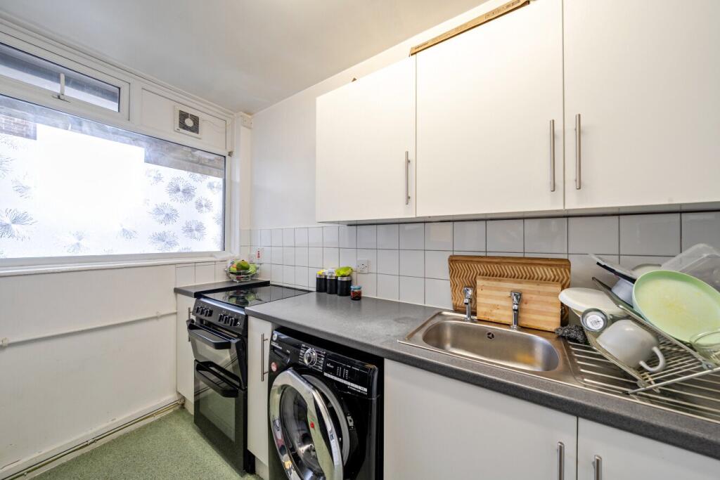 2 bed 1st Floor Flat for rent in Clapham. From Kinleigh Folkard & Hayward - Sales - Kennington