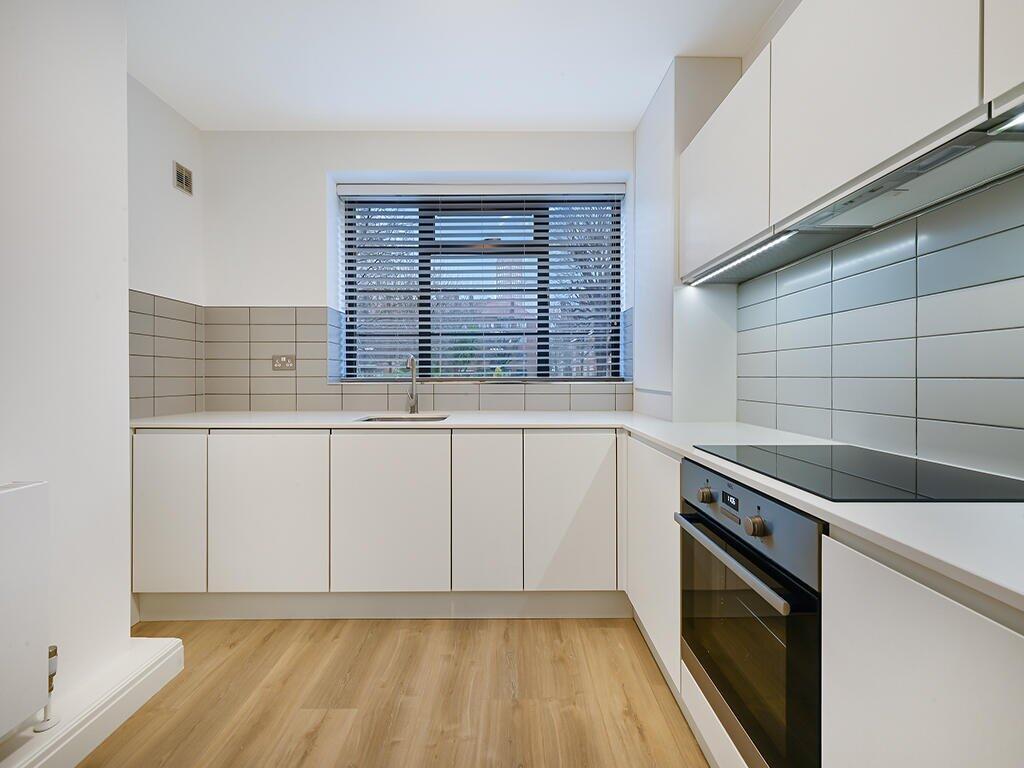 4 bed 1st Floor Flat for rent in Clapham. From Kinleigh Folkard & Hayward - Sales - Kennington 4 bed 1st Floor Flat for rent in Clapham. From Kinleigh Folkard & Hayward - Sales - Kennington