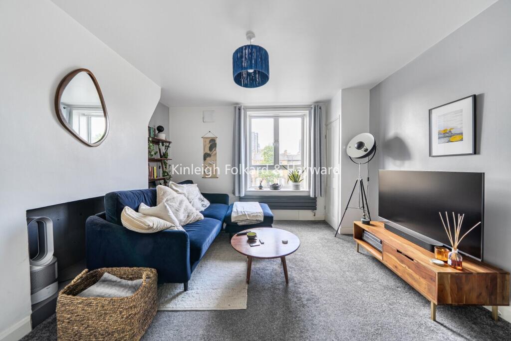 2 bed 1st Floor Flat for rent in Camberwell. From Kinleigh Folkard & Hayward - Sales - Kennington
