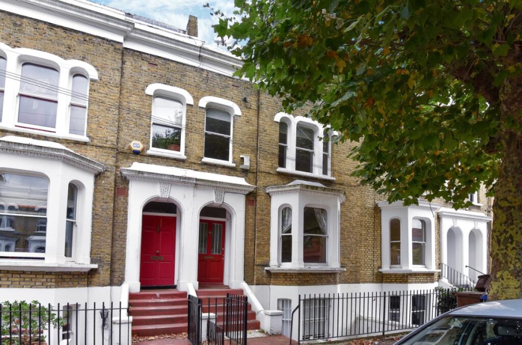 3 bed Detached for rent in Camberwell. From Kinleigh Folkard & Hayward - Sales - Kennington 3 bed Detached for rent in Camberwell. From Kinleigh Folkard & Hayward - Sales - Kennington