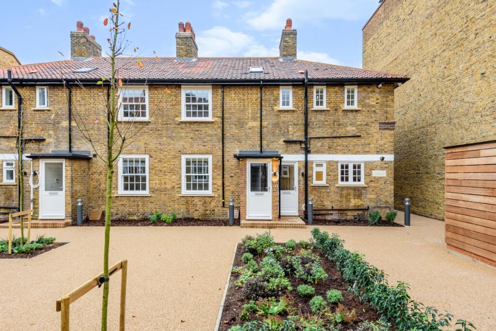 2 bed 1st Floor Flat for rent in Camberwell. From Kinleigh Folkard & Hayward - Sales - Kennington