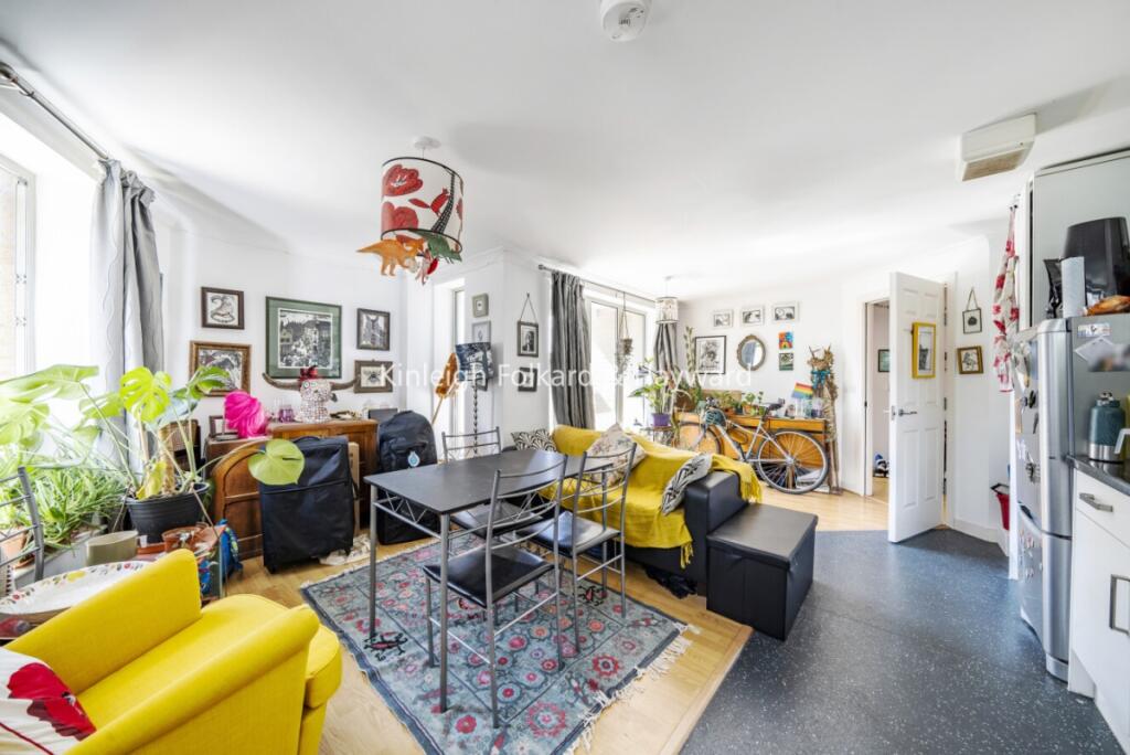 2 bed 1st Floor Flat for rent in Camberwell. From Kinleigh Folkard & Hayward - Sales - Kennington 2 bed 1st Floor Flat for rent in Camberwell. From Kinleigh Folkard & Hayward - Sales - Kennington