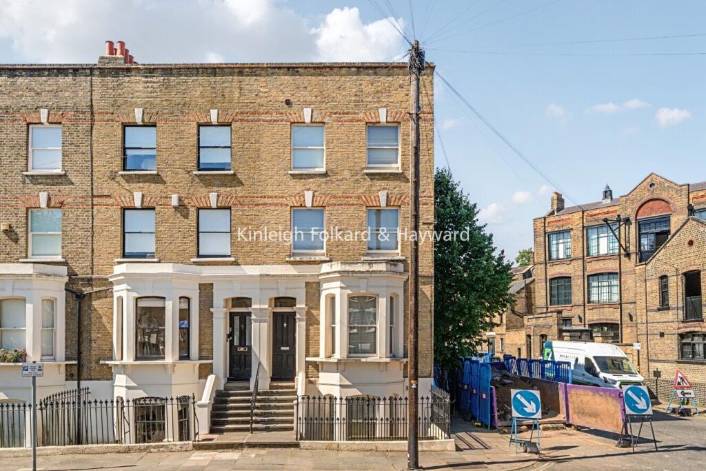 4 bed Mid Terraced House for rent in Westminster. From Kinleigh Folkard & Hayward - Sales - Kennington